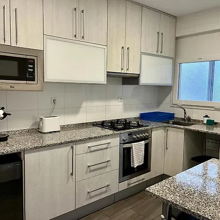 Large Near Fira And Center Apartment
