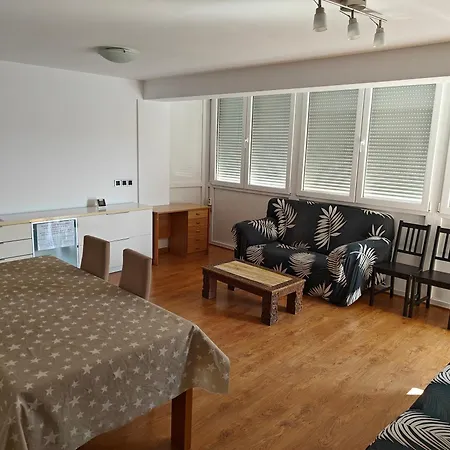 Apartment Large Near Fira And Center *